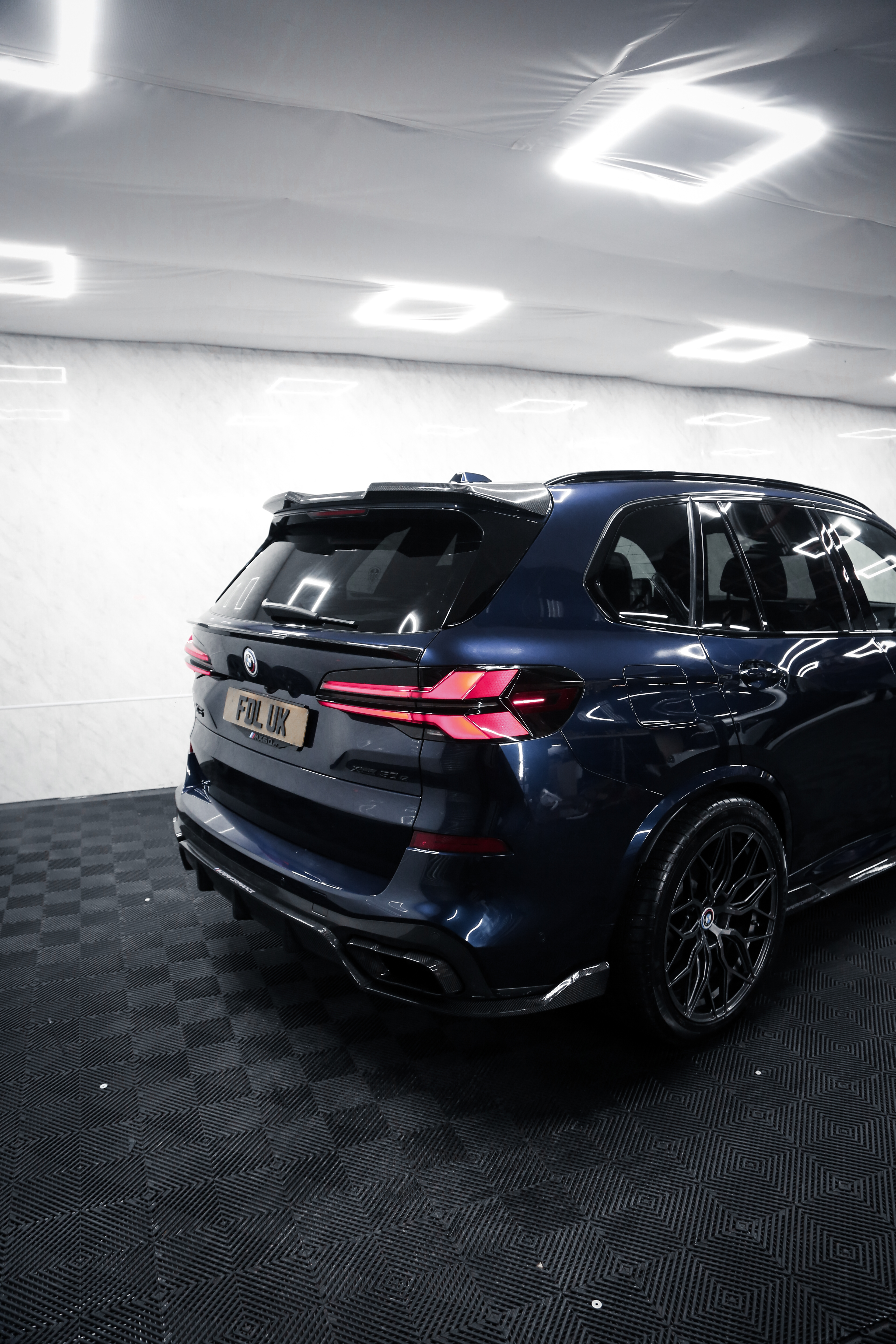 BMW X5 LCI side angle