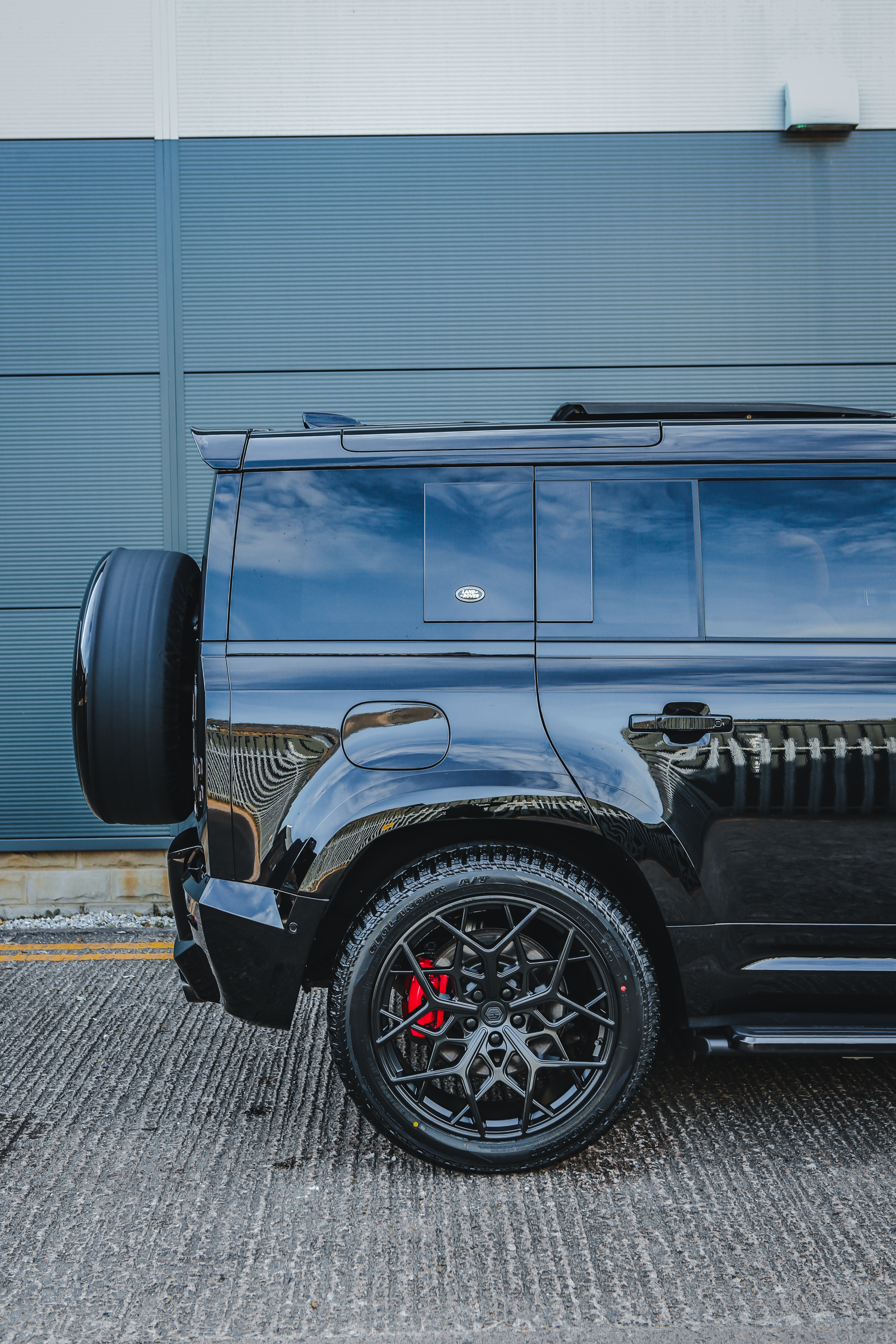 Defender V8 detail shot