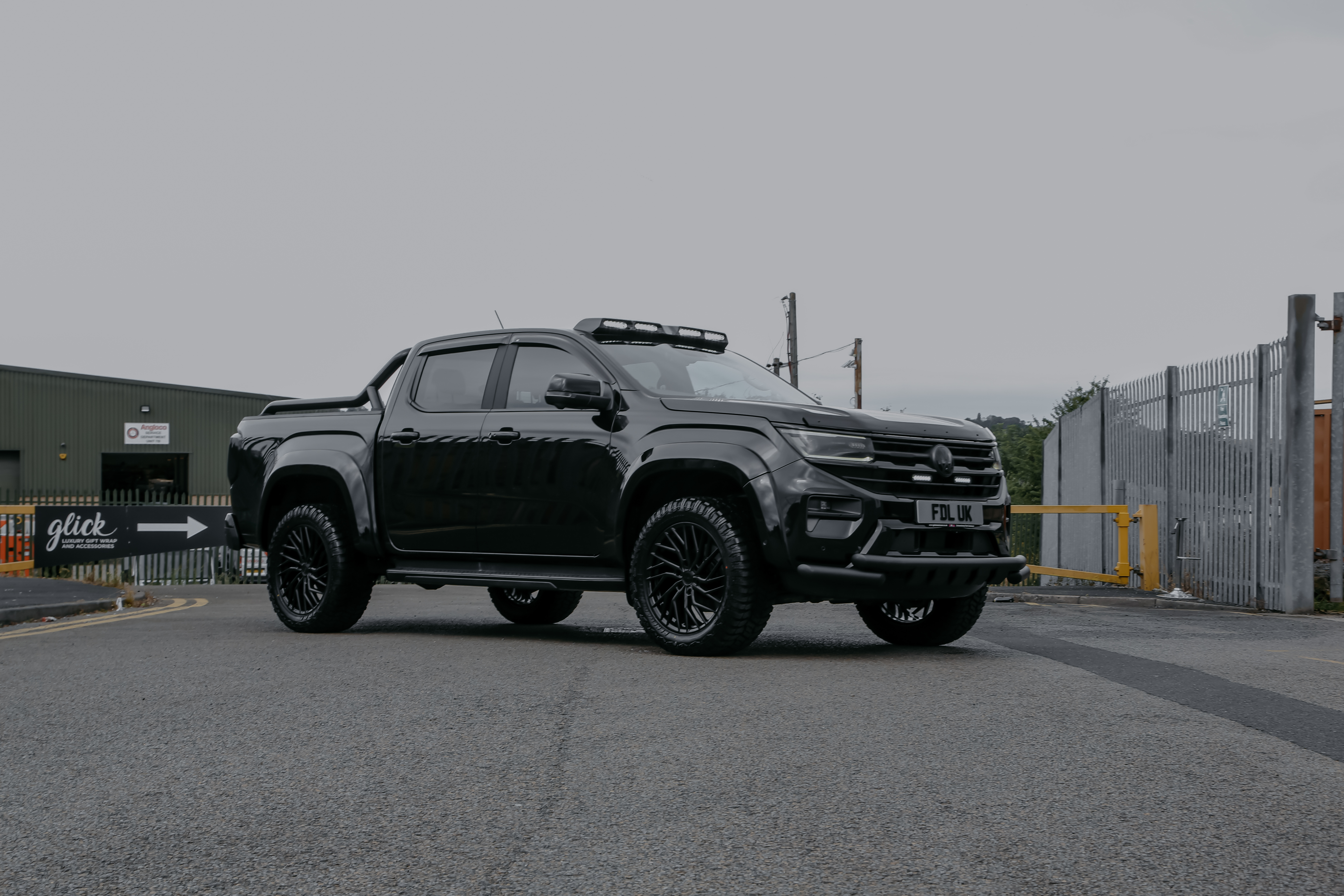 VW Amarok workshop angle
